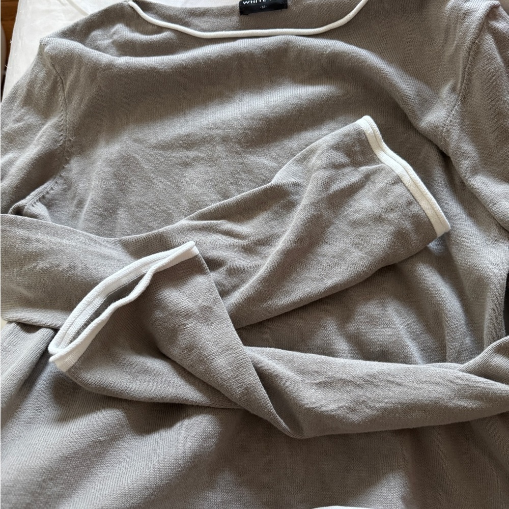 Gray Long Sleeve Top with White Trim